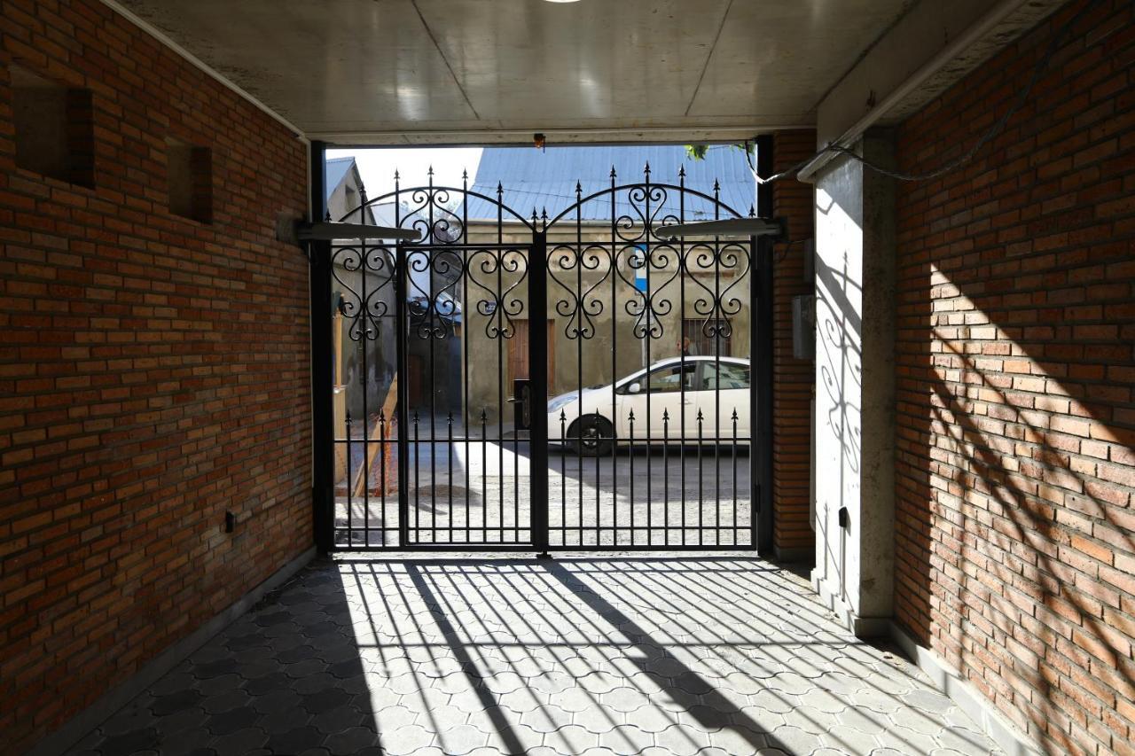 Brick House II Leilighet Tbilisi Eksteriør bilde
